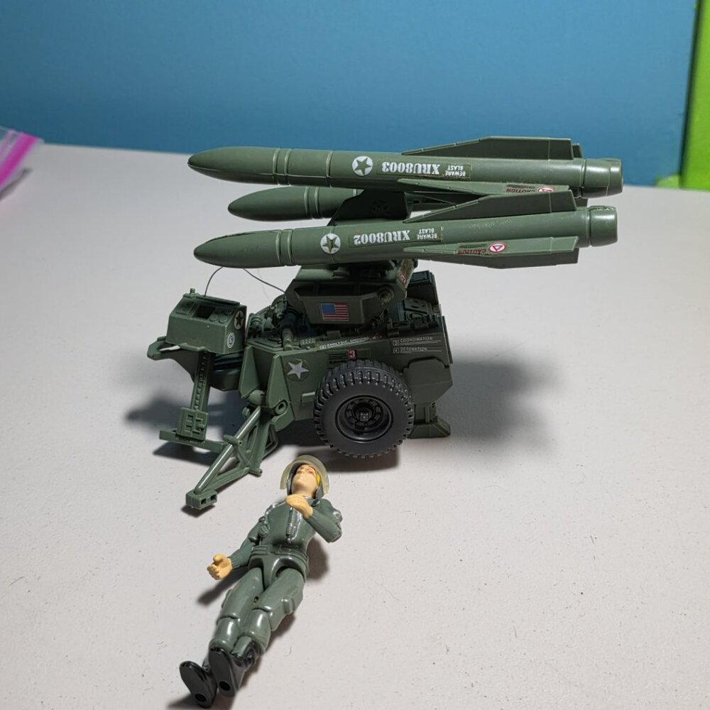 Vintage GI Joe MMS (Mobile Missle System) with Hawk Character - Picture 6 of 7